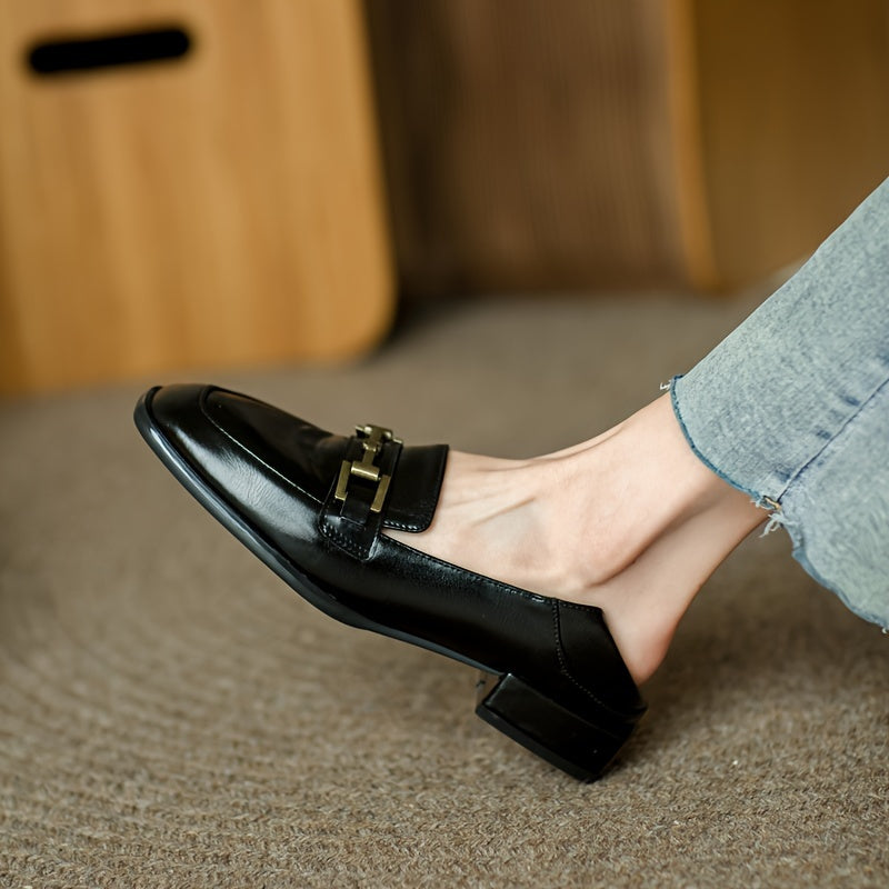 Элегантные ретро черные лоферы с золотистой пряжкой, массивным каблуком и квадратным носком. Универсальная повседневная обувь для всех сезонов, не подлежит стирке.