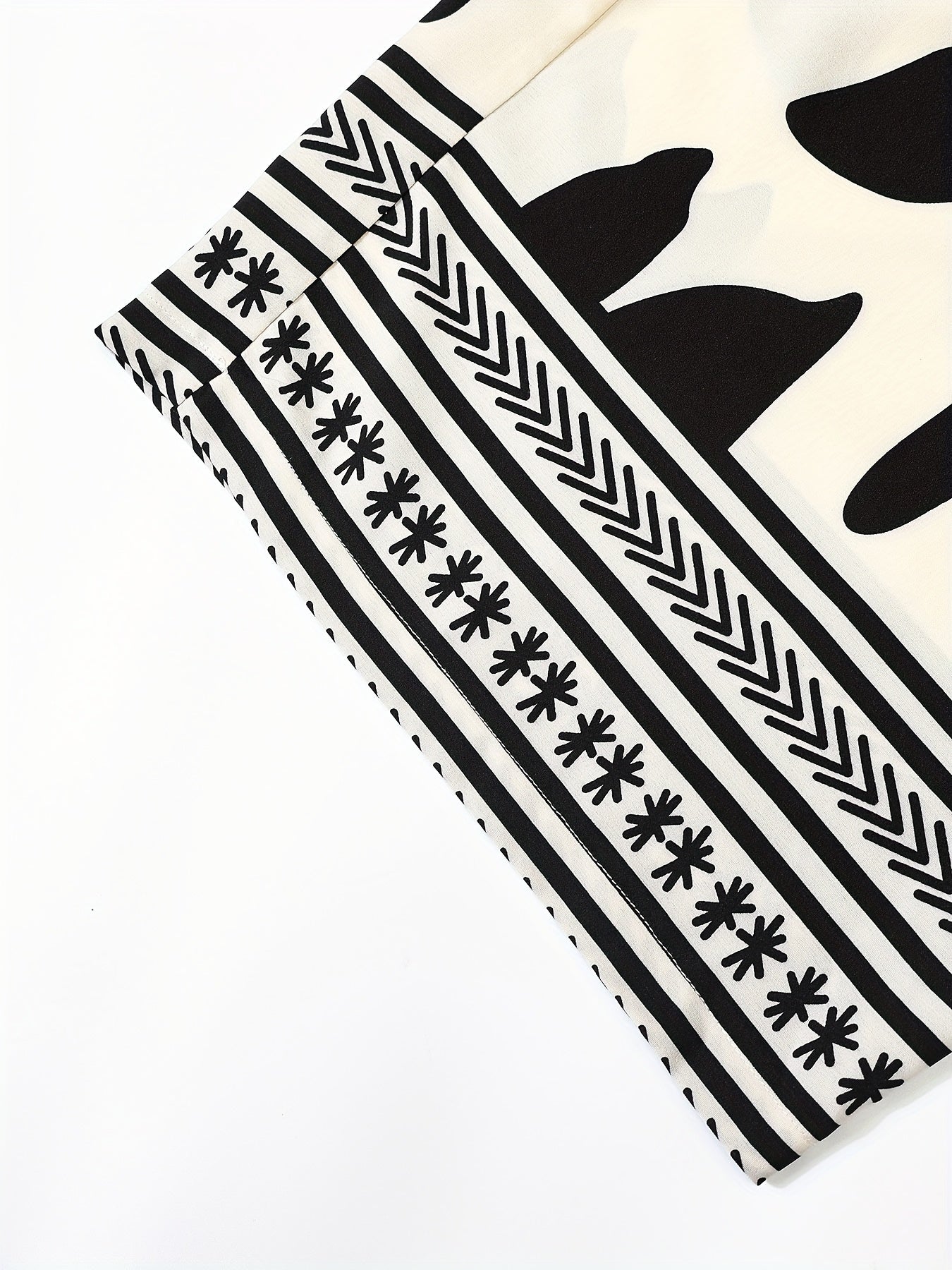 Women's Plus Size Floral Bermuda Shorts Casual Summer Beachwear Black White Leaf