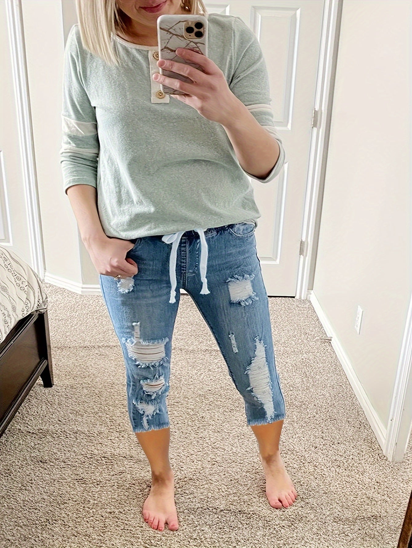 Plus Size Denim Capri Pants Ripped Raw Hem Blue Elastic Waist Jeans for Women