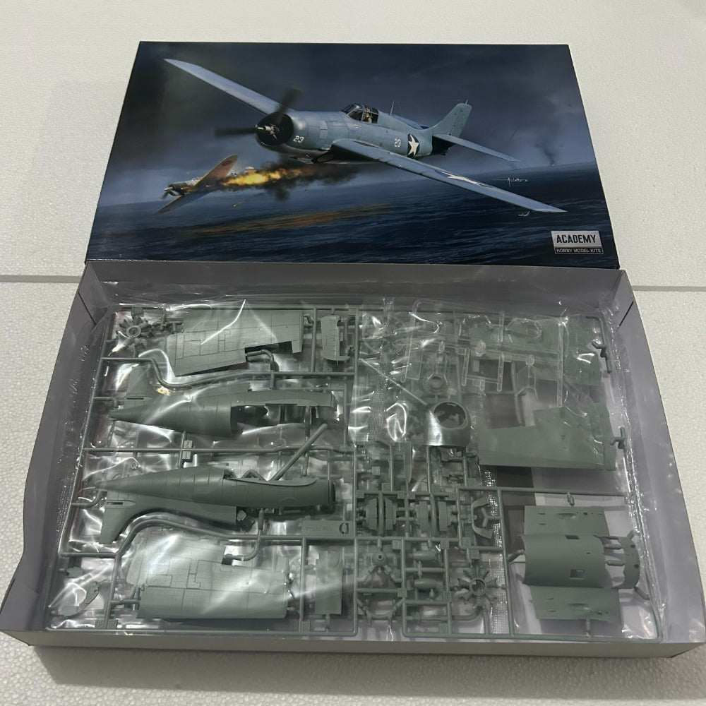 1/48 o'lchamdagi plastmassa model to'plami F4F Wildcat Midway janglari harbiy yashil, 14 yoshdan katta uchun