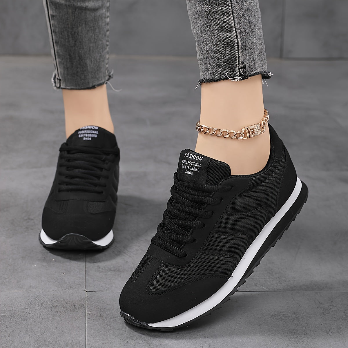 Women’s Breathable Fabric Sneakers Casual Lace-Up Low Top Running Shoes