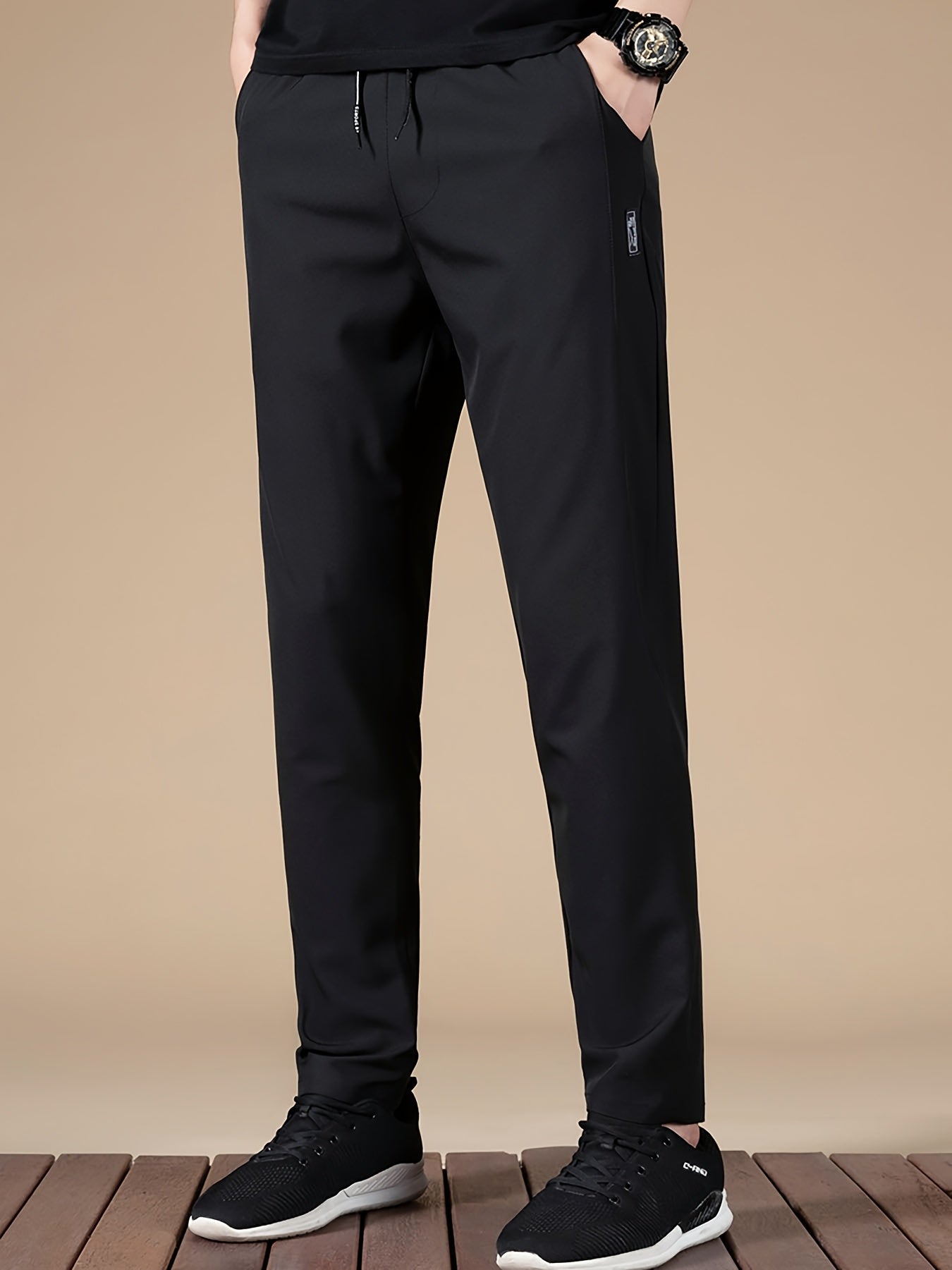 Men's Quick-Dry Athletic Pants with Stretch Fabric and Pockets