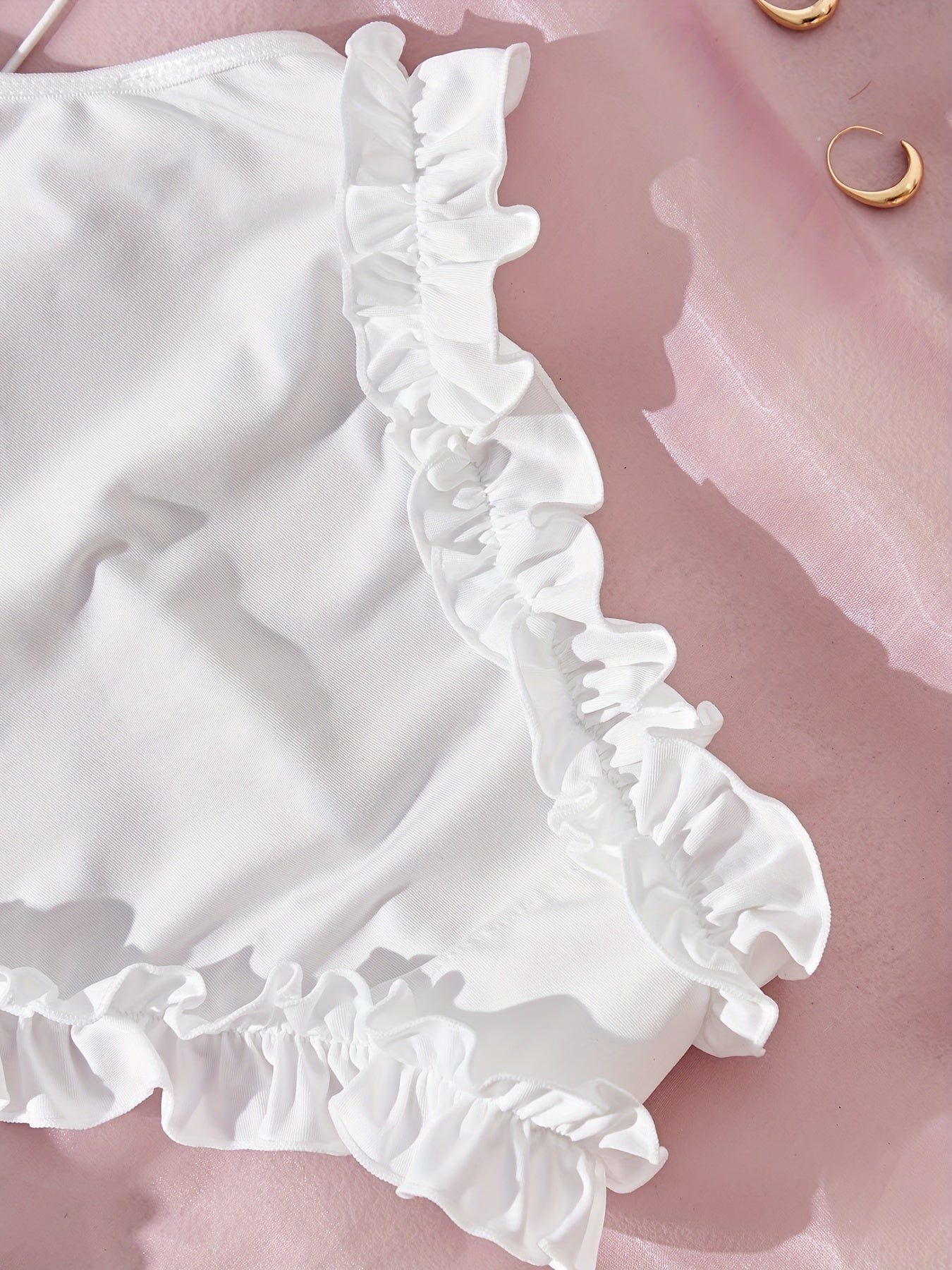 Сексуальный боди без спинки с глубоким V-образным вырезом и бантовыми плечевыми ремнями, милый дизайн.