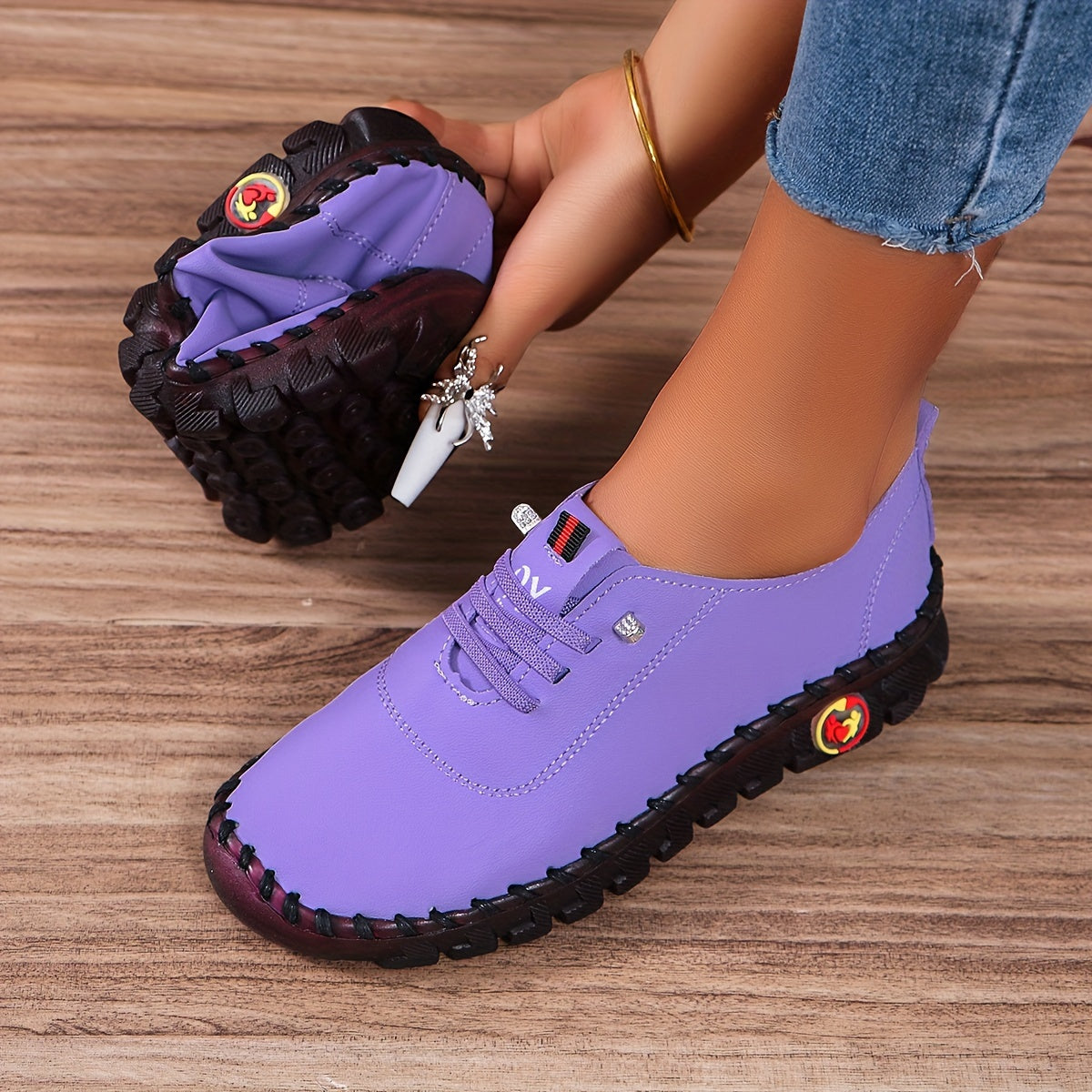 Ayollar uchun bir rangli flatform slip-on yurish poyabzali, katta o'lcham