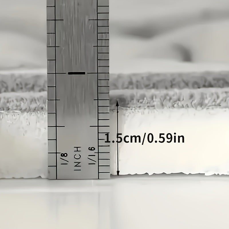 Yuqori zichlikdagi gubka bilan quruq va yopishqoq bo'lmagan vannaga va dush uchun mato