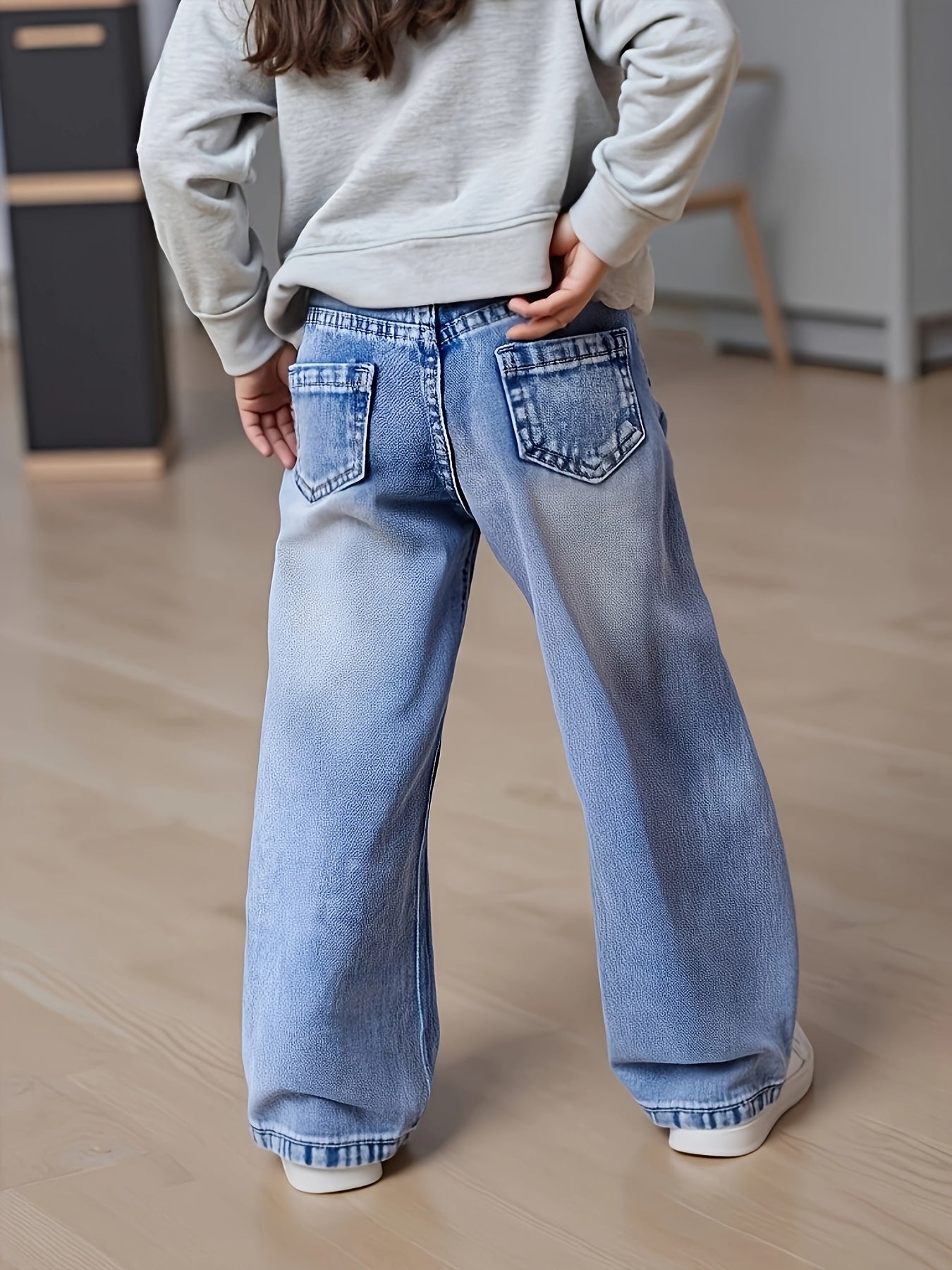 Джинсы для девочек из денима с сердечным патчем, вышитые, прямой крой, для всех сезонов, повседневные