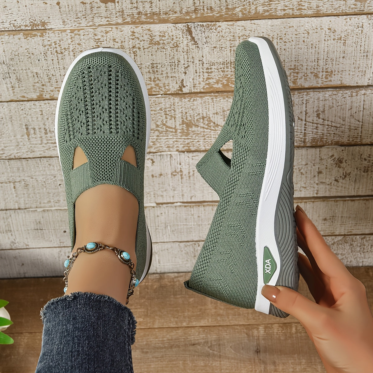 Women's Casual Slip-On Sneakers Lightweight Breathable Fabric Upper Rubber Sole for Spring Summer