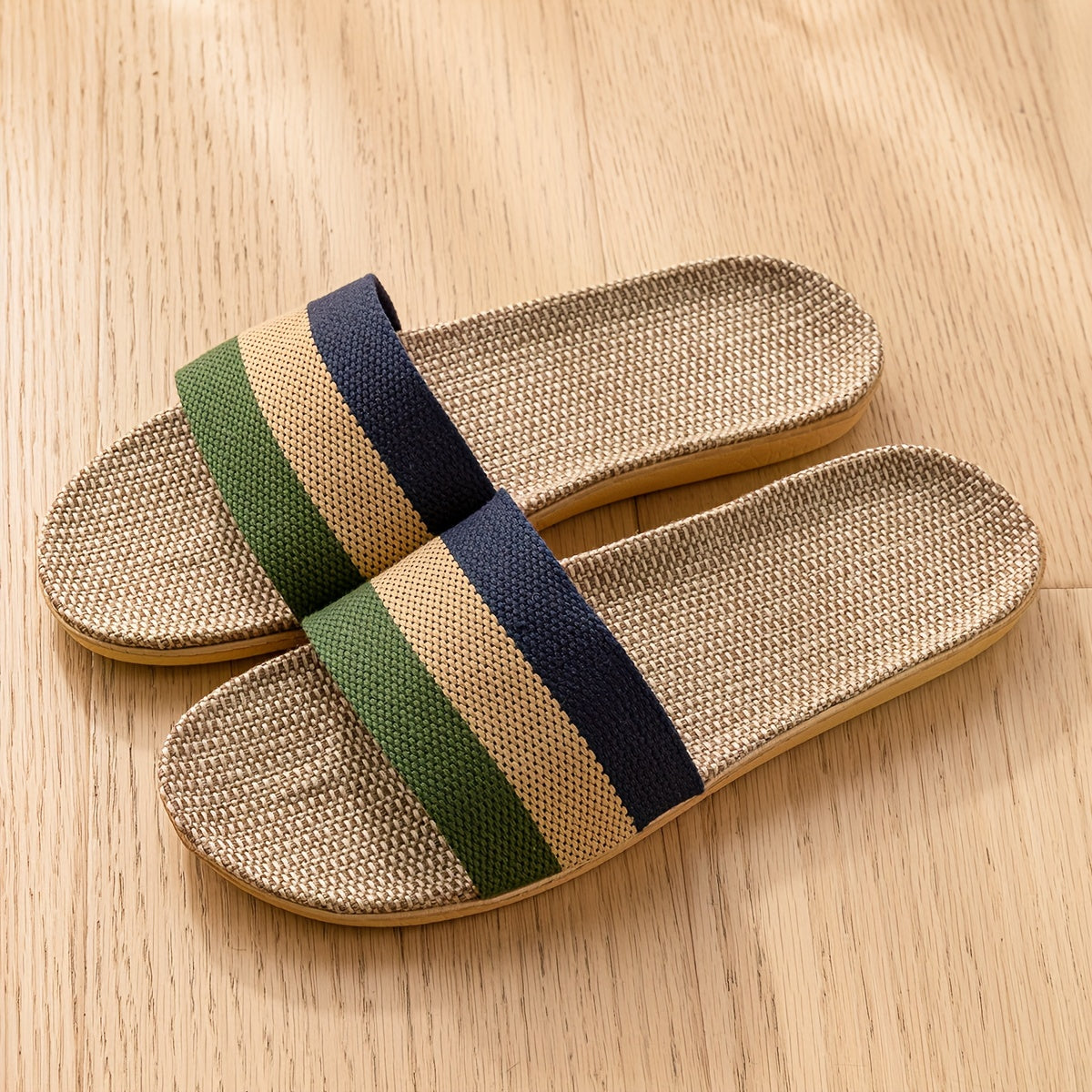 Ayollar uchun chiziqli mato bilan yopiladigan ichki poyabzal, barcha mavsum uchun qulaylik