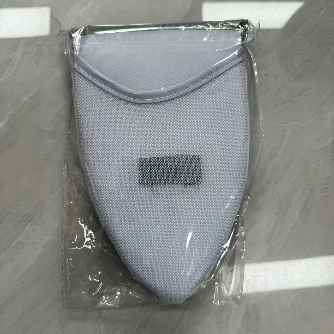 Quritish uchun issiqlikka chidamli, suv o'tkazmaydigan naylon pad bilan mini temir taxtasi