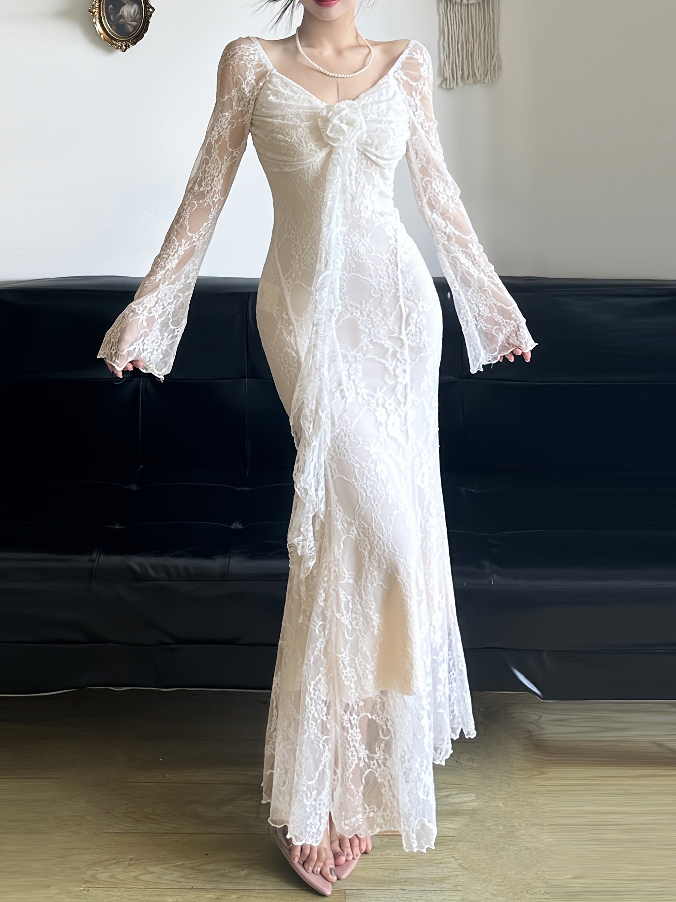 Kattalarlar uchun toʻliq rangli ruffle qip-qizil qoqilgan qattiq mato bilan qoplangan bodycon kiyiši, kvadrat bo‘yinning dizayni bilan