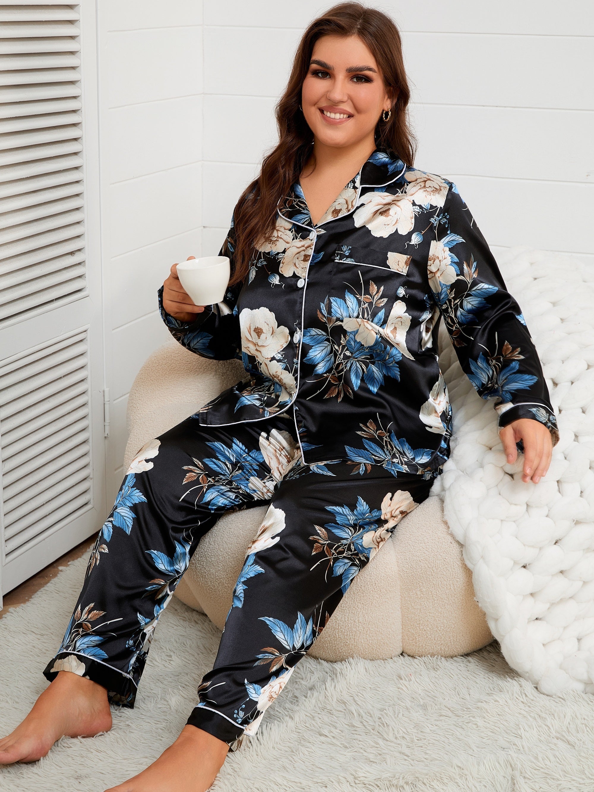 Ayollar uchun rang-barang uzun gullü kardigan pijama to'plami, katta o'lcham