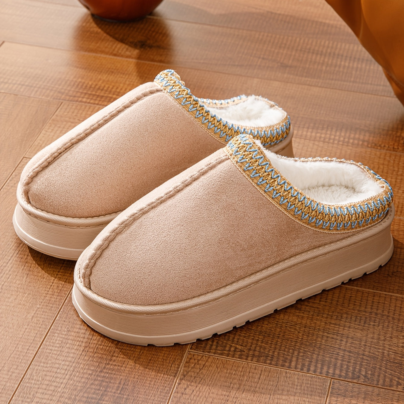 Erkaklar va ayollar uchun yopiladigan shippaklar, mo'ynali ichki qavati bilan EVA taglik, ichki qulaylik