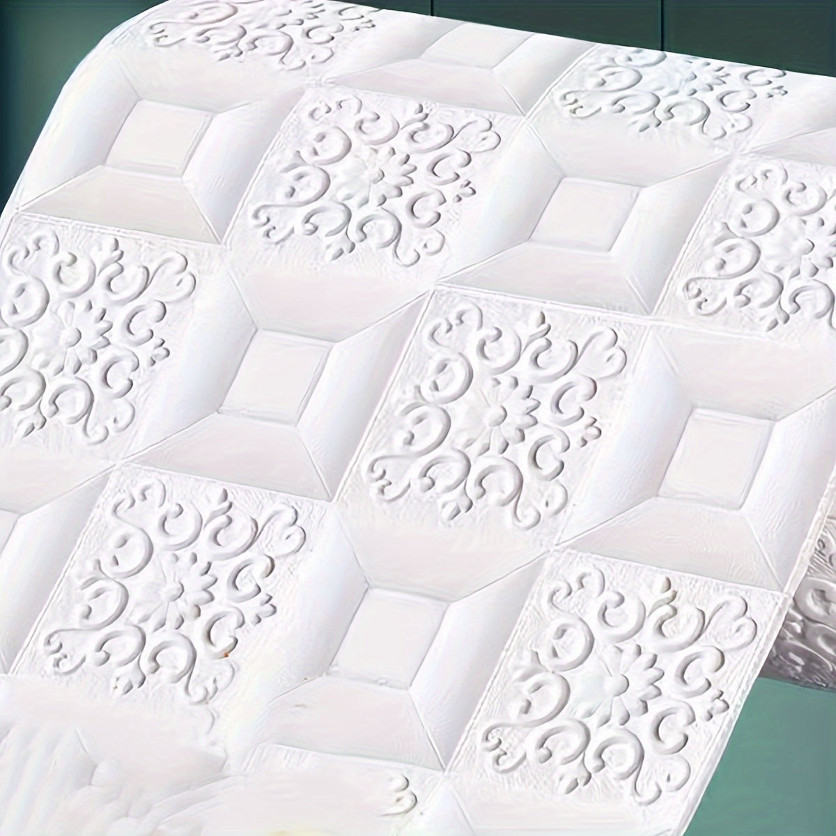 Self-Adhesive Ceiling Wallpaper 5m x 70cm Floral Geometric Grid Pattern White Gold