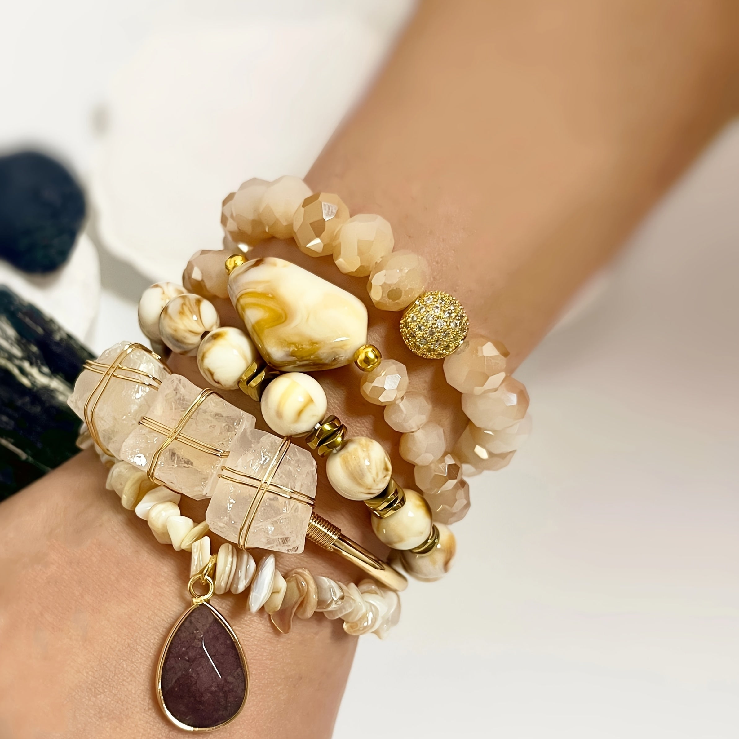 Bohem uslubi 5-dona qimmatbaho toshlar bilaguzuk to'plami, kundalik kiyish va partiyalar uchun mukammal, turli ranglarda mavjud, uniseks zargarlik tanlovi