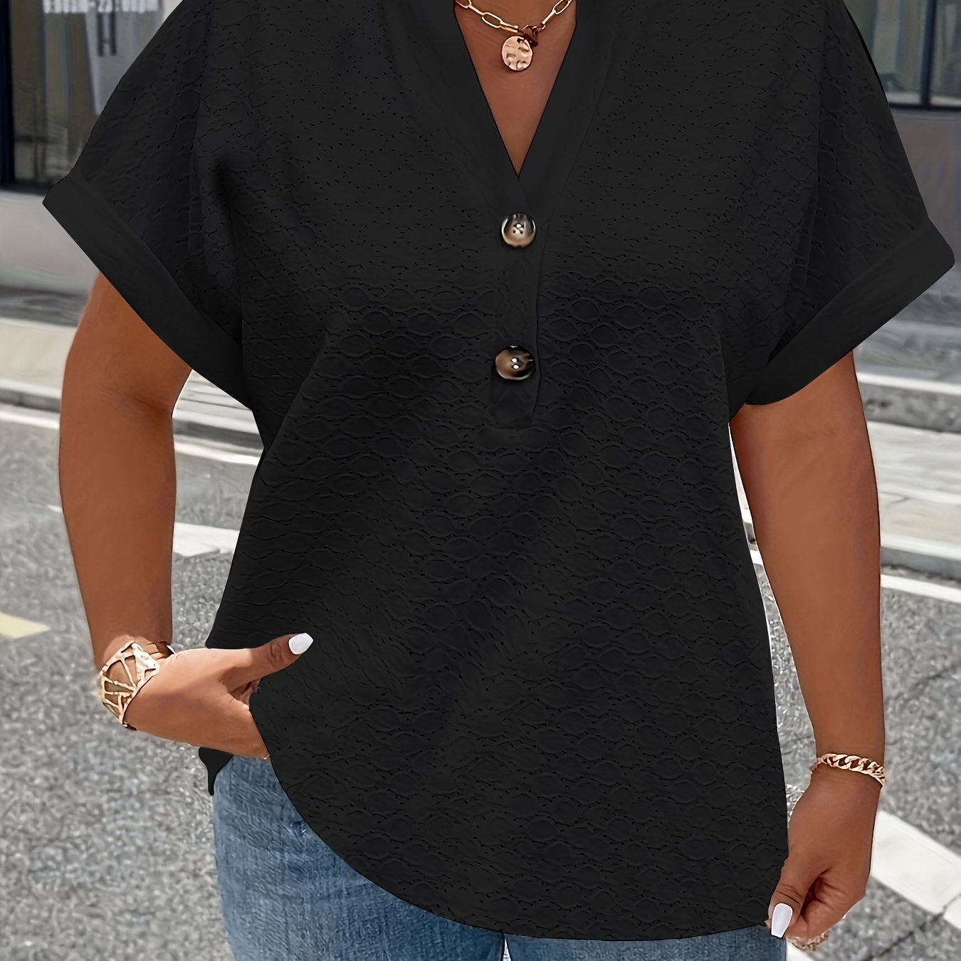 Women's Plus Size Solid Eyelet V-Neck T-Shirt for Spring and Summer