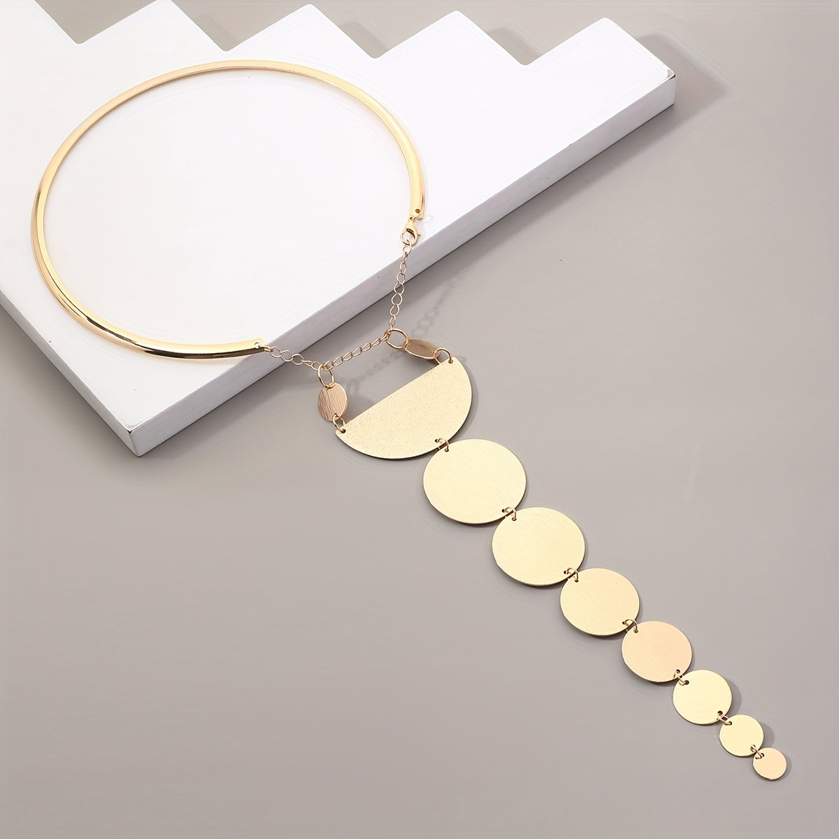 Vintage Style Gold Necklace with Geometric Semicircle and Circle Pendant for Women
