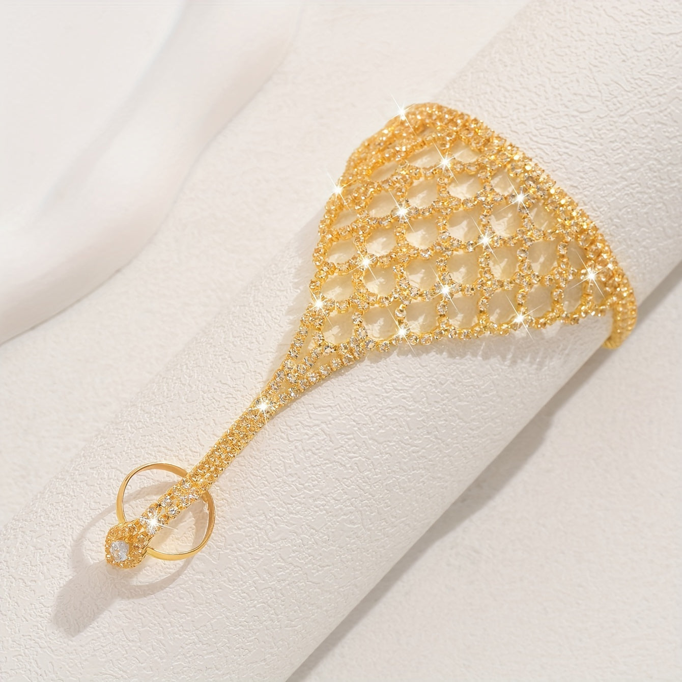 Women’s Hollow-Out Water Diamond Bracelet Claw Chain Jewelry for Party and Gift