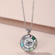 Ayollar uchun omadli taqibli zanjirli taqinchoq, shisha kabochon bilan