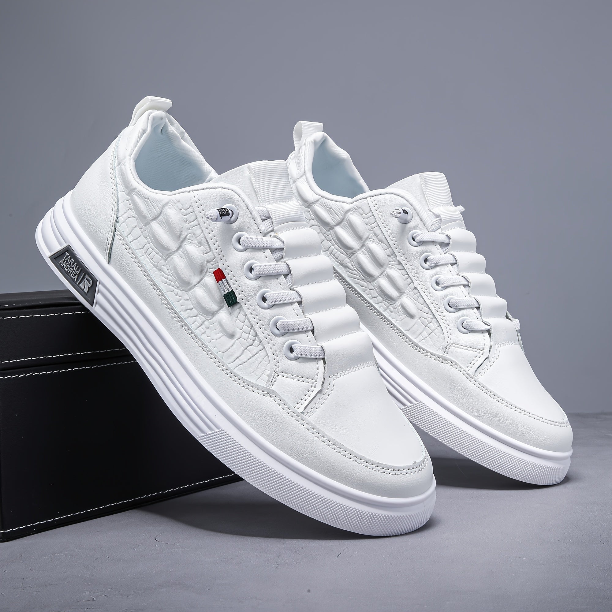 Yozgi, engil, pastki krossovkalar, barcha mavsumlar uchun mos keladi.