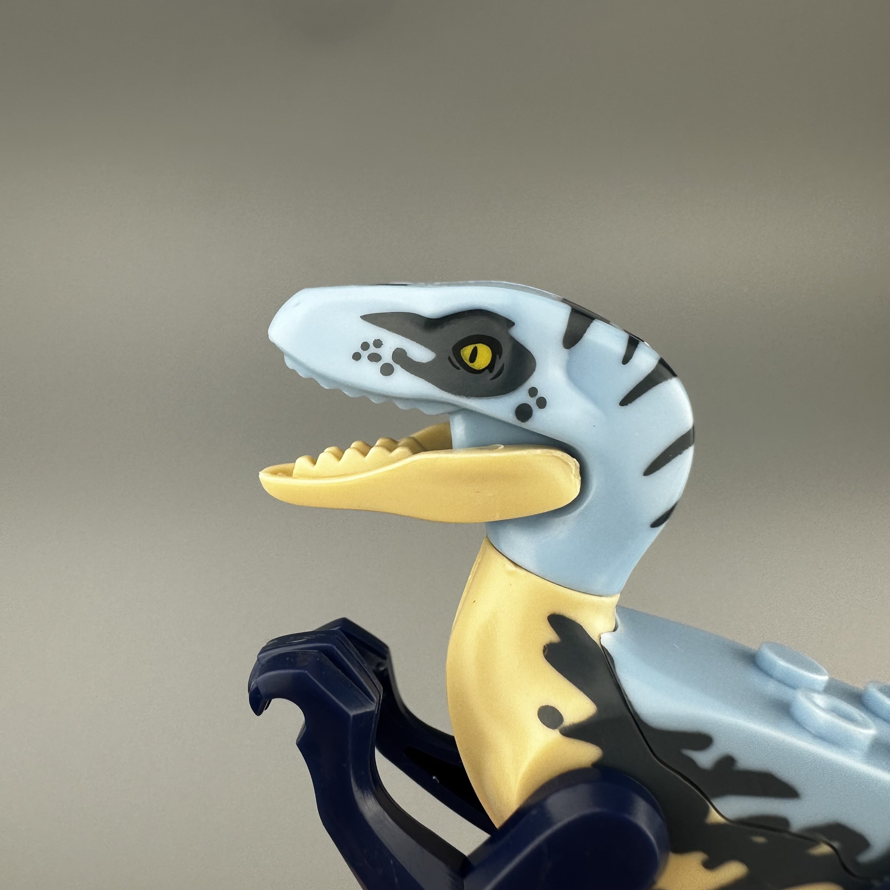 Динозаврические строительные блоки с мини-фигурками для детей от 6 лет