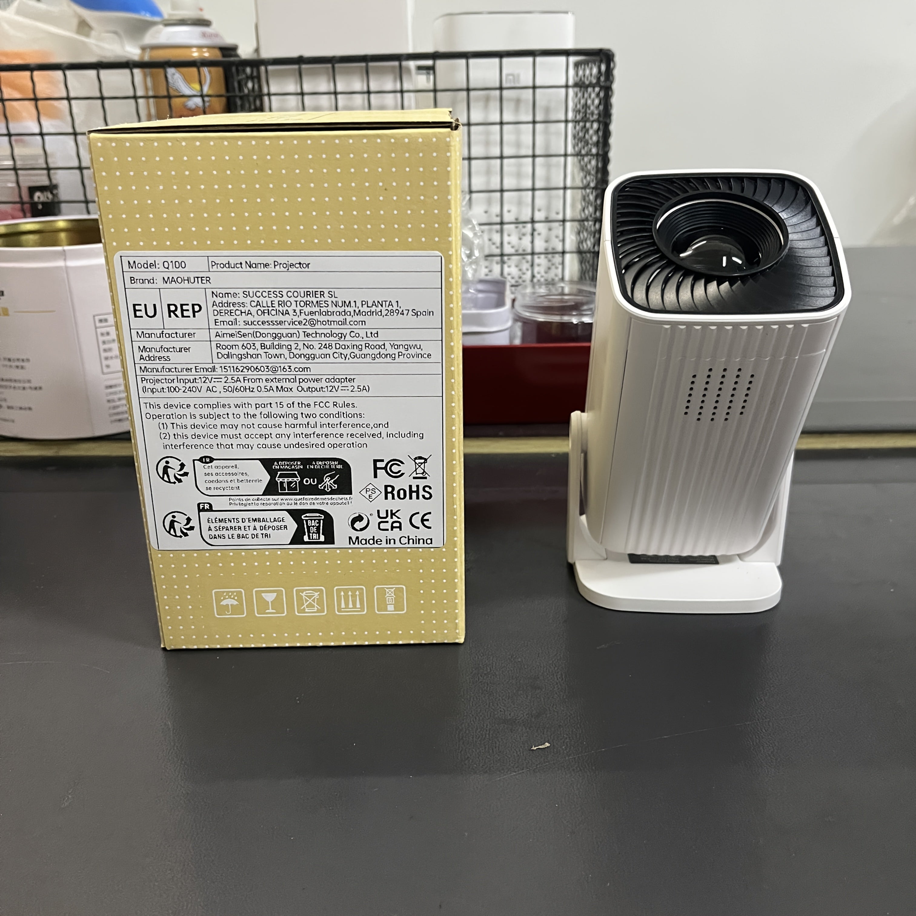 Mini proyector portátil negro soporte 1080P 3D para cine en casa uso con smartphone