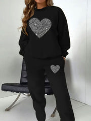 Plus-Size Women's Sweatshirt and Joggers Set with Heart Print Crew Neck Pockets