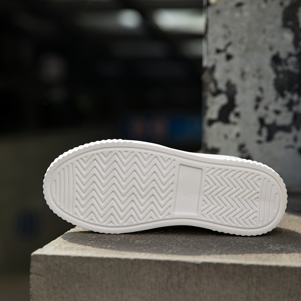 Women's White Low-Top Sneakers Casual Durable Non-Slip All-Season