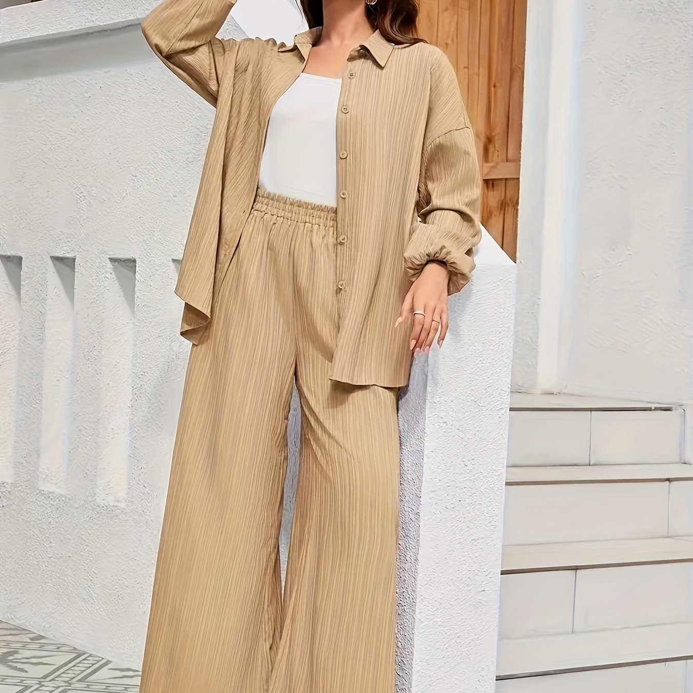 Women's Polyester Suit Set with Reversible Collar for Vacation Style