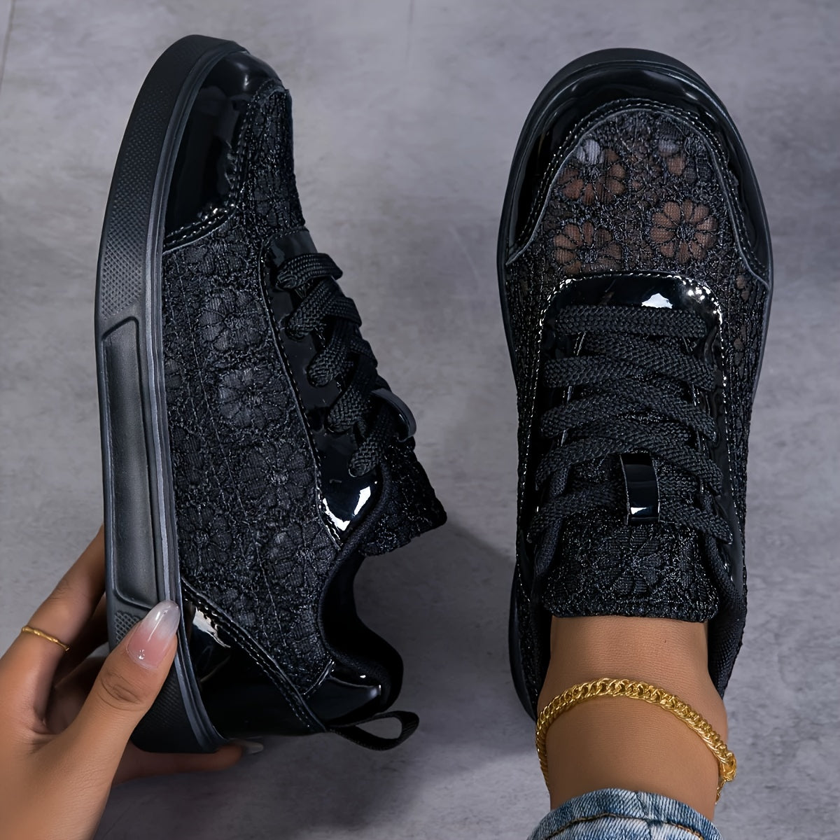 Women's Breathable Mesh Slip-On Sneakers White Low-Top Walking Shoes