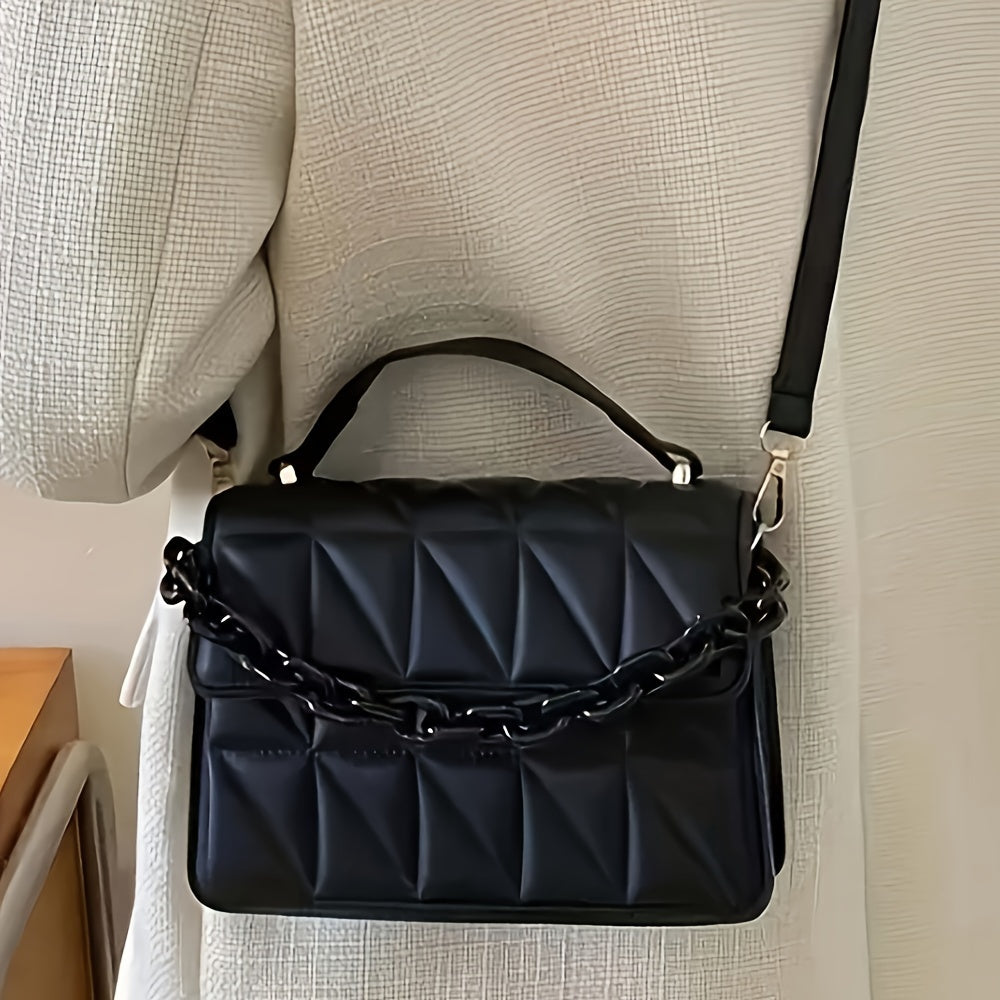 Черная стеганая сумка на плечо с золотой фурнитурой и съемным цепочным ремнем для женщин