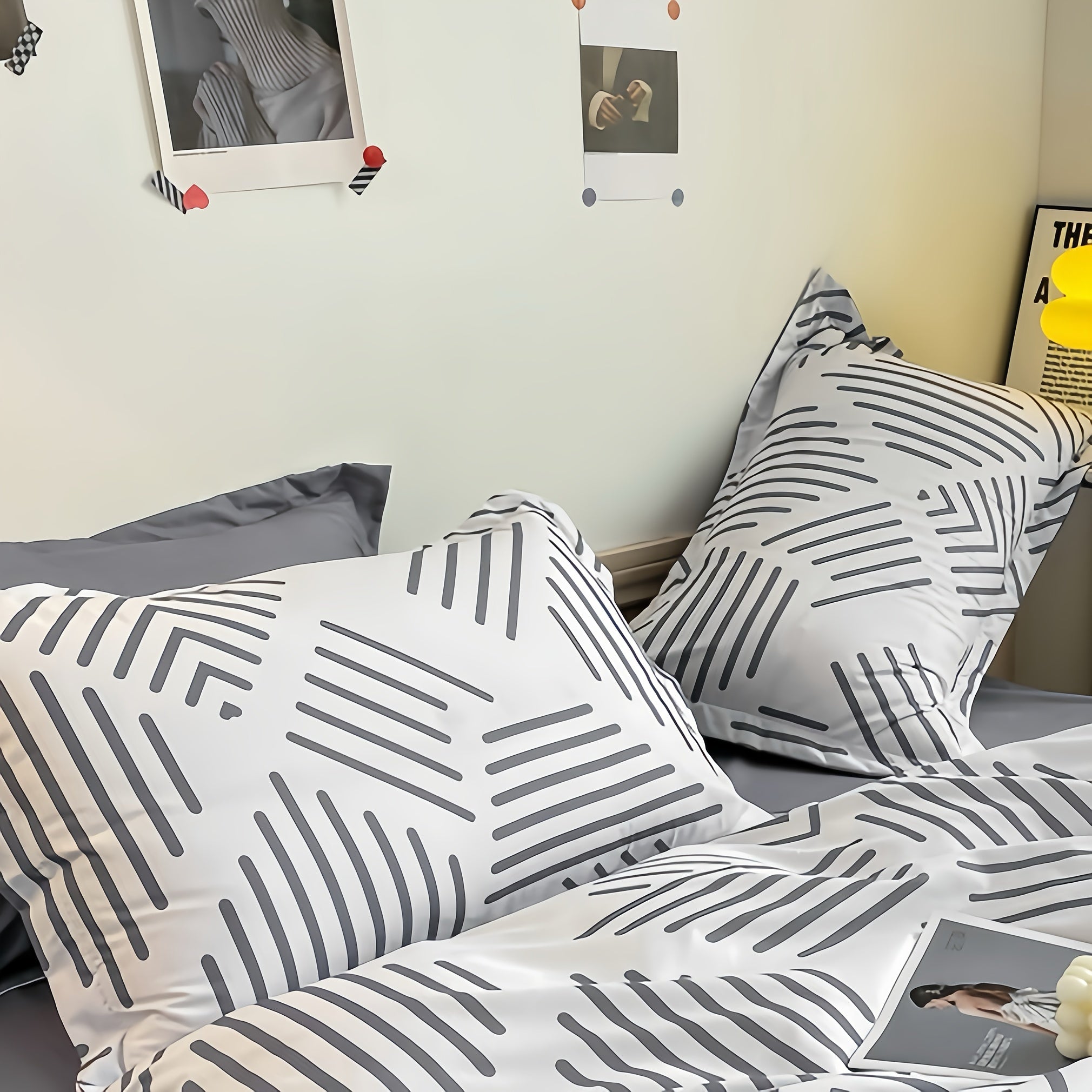 Soft Breathable Geometric Pillowcase with Deep Pockets for All Seasons