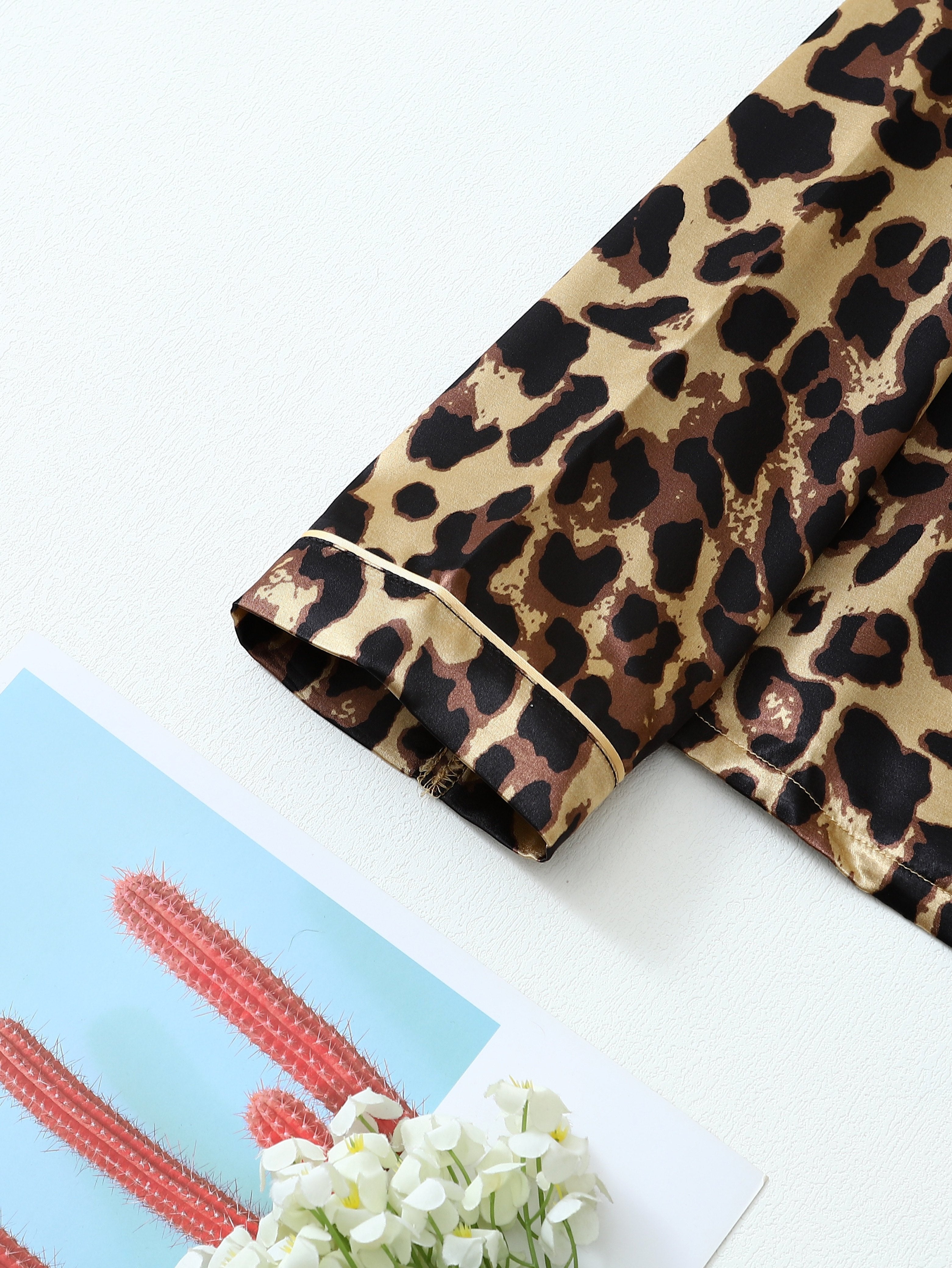 Пижамный комплект с леопардовым принтом для подростков, свободного кроя с длинными рукавами и лацканами, мягкий и удобный для ношения круглый год.