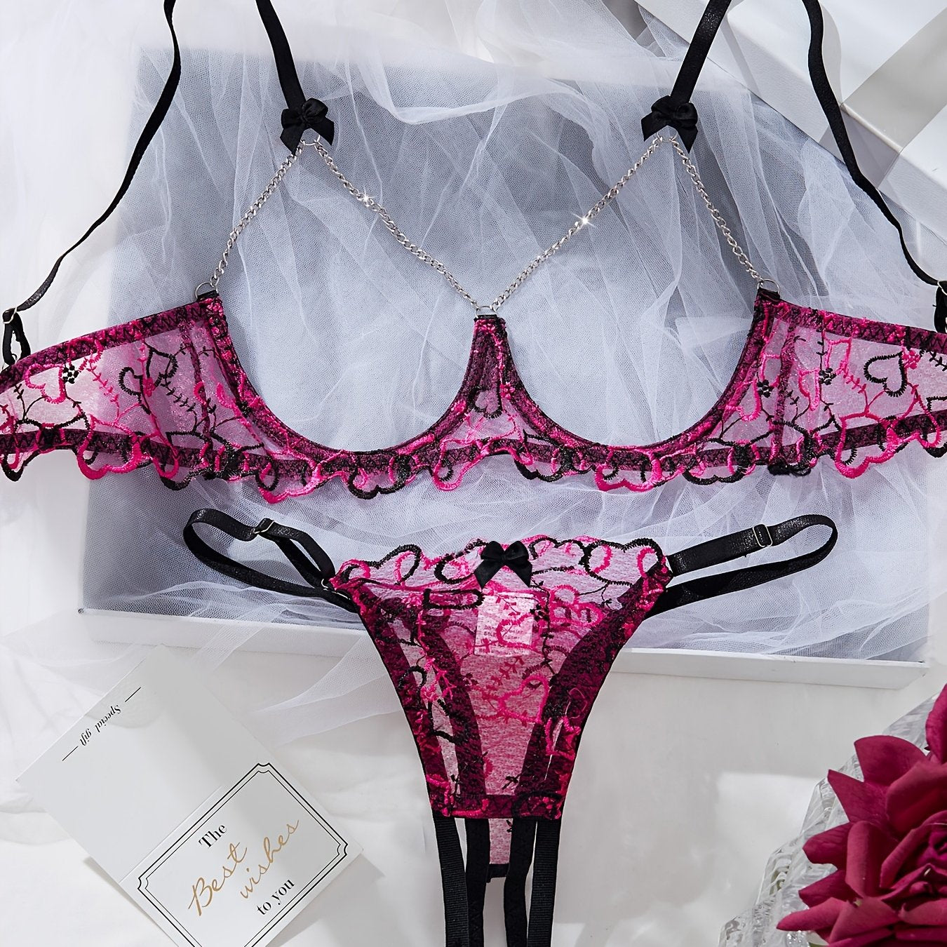 Комплект женского белья больших размеров из полиэстера и эластана с цветными блоками, вышивкой в виде сердца