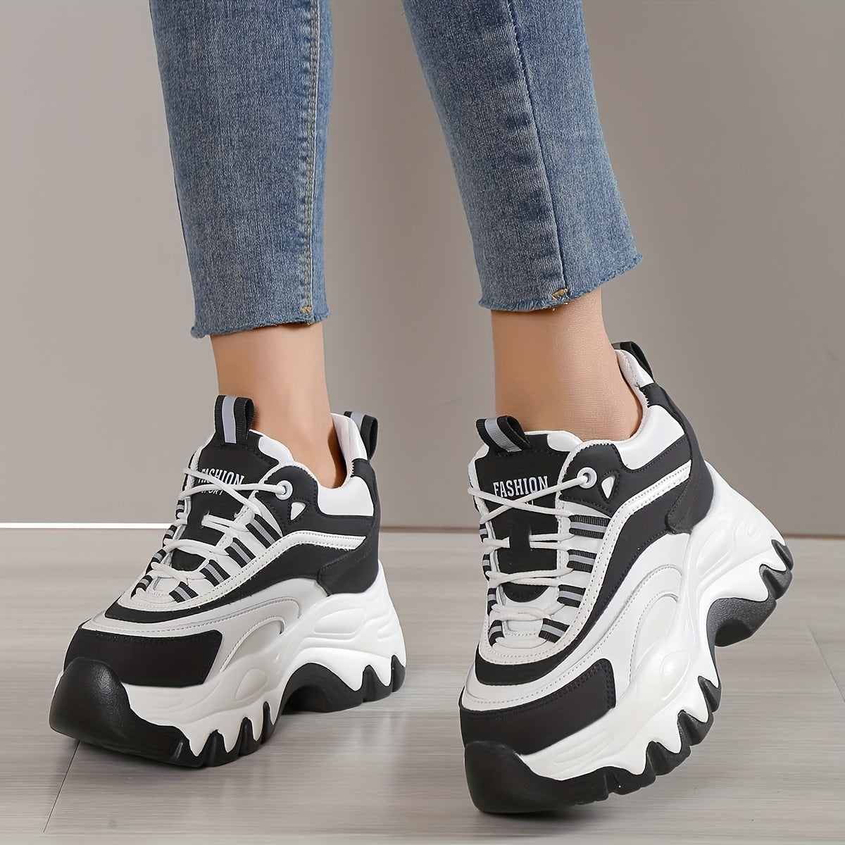 Women's Colorblock Chunky Sneakers with Platform Sole Lace-Up Casual Outdoor