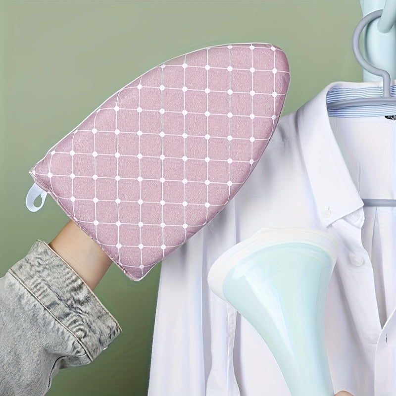 To'plamga plitka mini dazmol taxtasi, dazmol izolyatsiya to'ri va ko'ylak yenglari va yenglarida aniq detallarni dazmol qilish uchun portativ plastik qo'l yeng taxtasi kiradi.