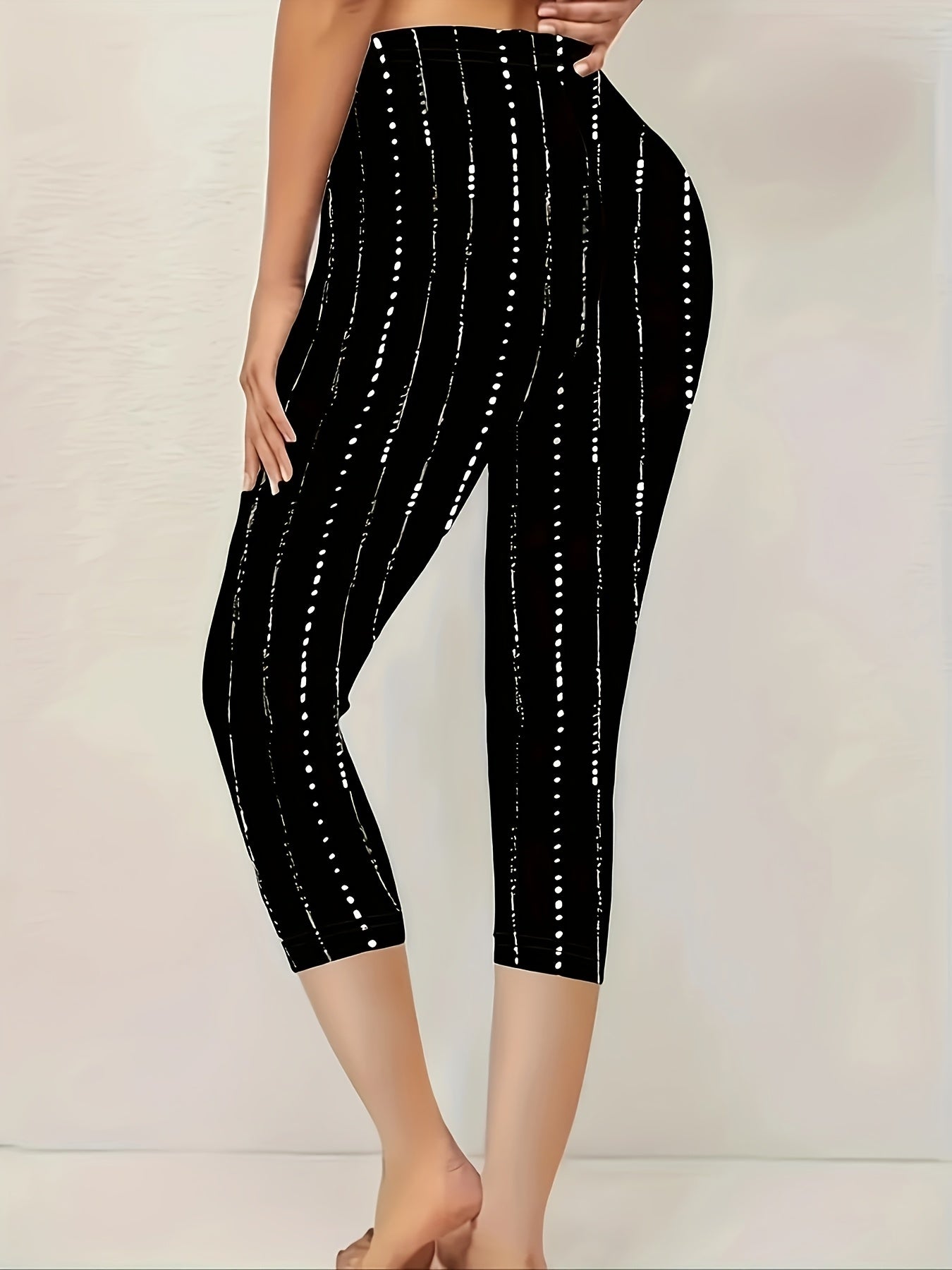 Women's Polyester Capri Leggings with Elastic Waistband Black and White Dot
