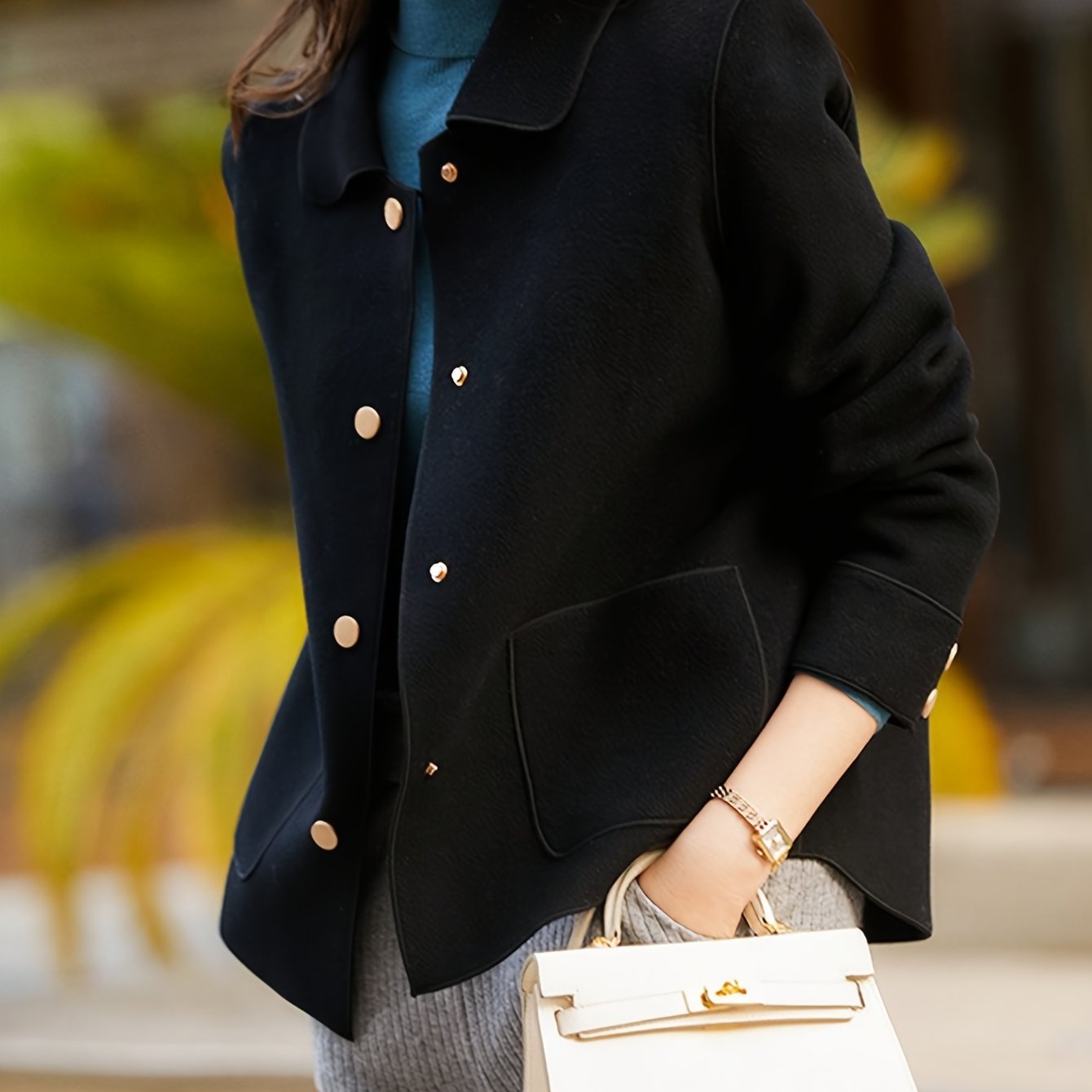 Zarif ayollar uchun polyester trench palto: Bir rangli, keng kesim, uzun qo'l, bitta tugmachali, astarsiz, to'qilgan, barcha mavsumlar uchun tashqi kiyim.