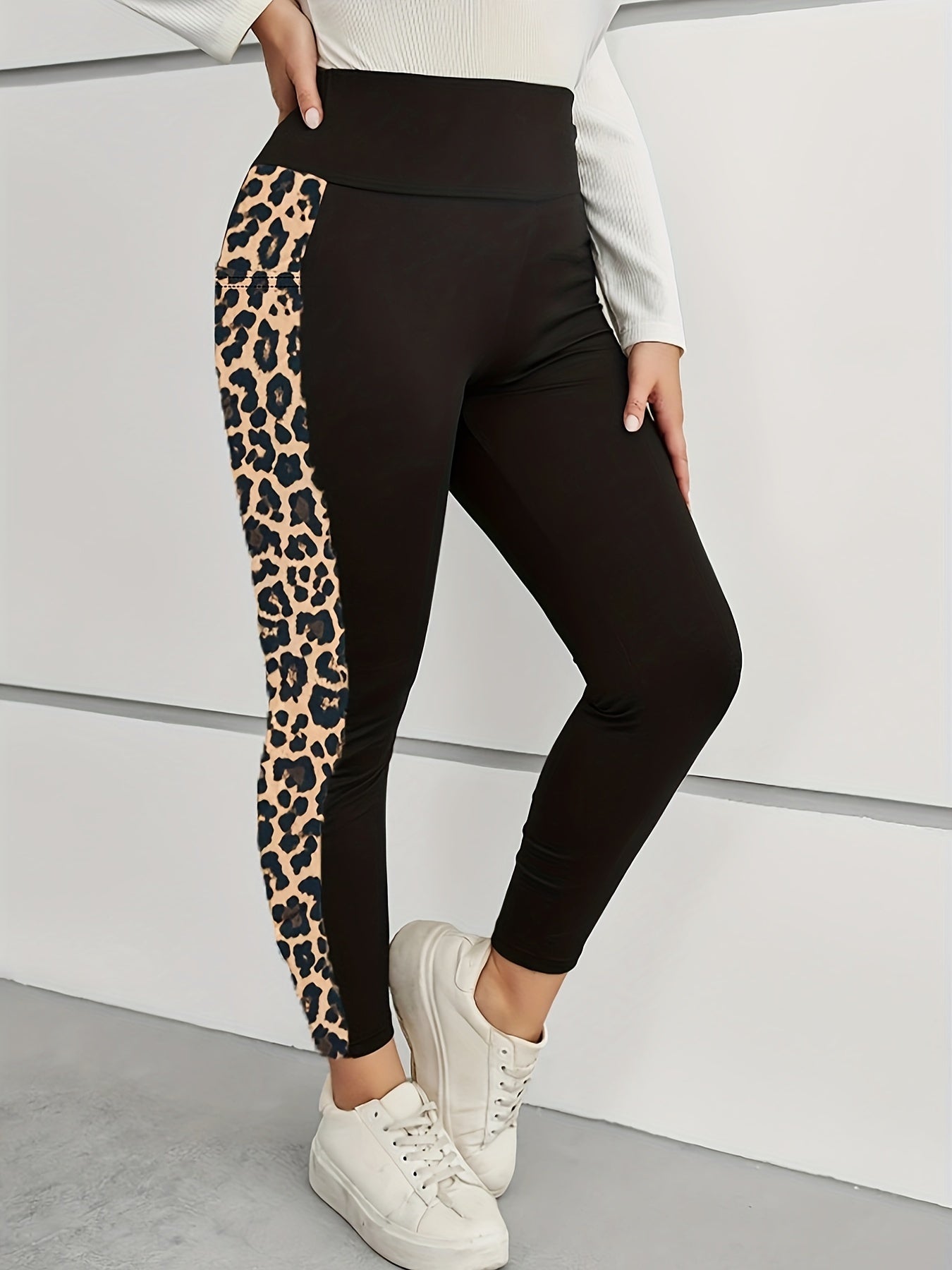 Women's Plus Size High-Waisted Leopard Print Running Leggings with Phone Pockets