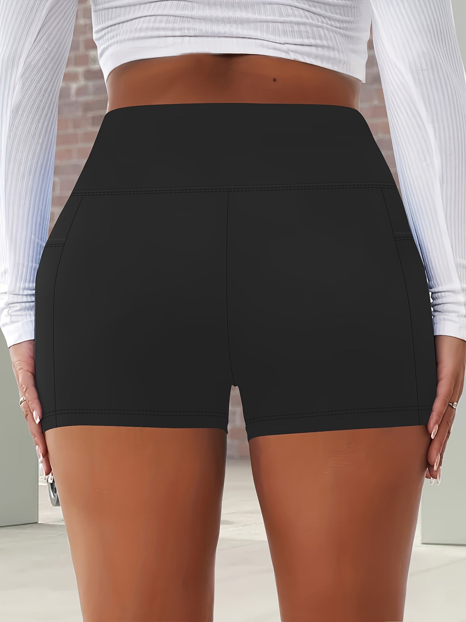 Plus Size High-Waisted Butt-Lifting Yoga Shorts with Pockets for Outdoor Activities