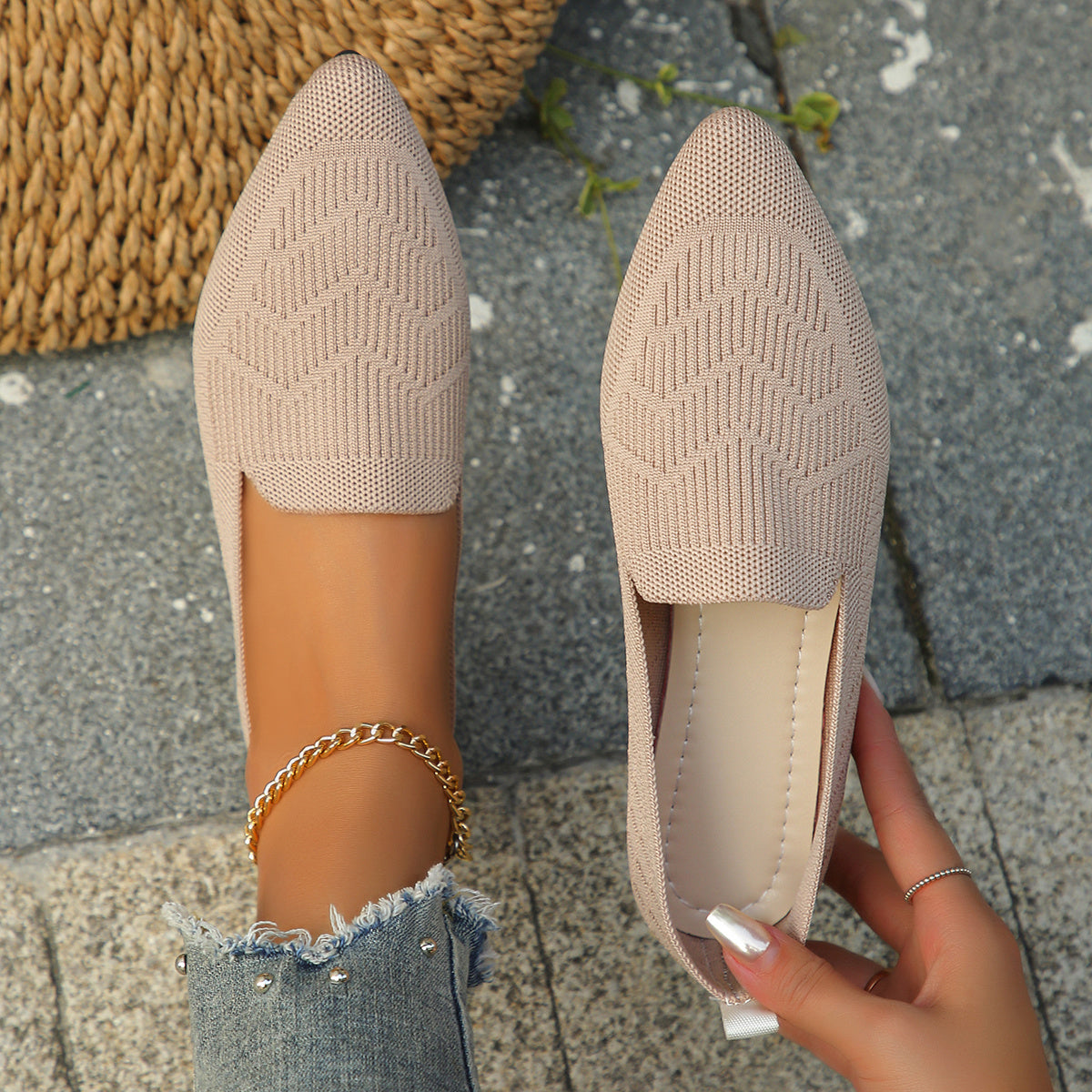 Women's Black Slip-On Flats Breathable Fabric Pointed Toe Casual Shoes