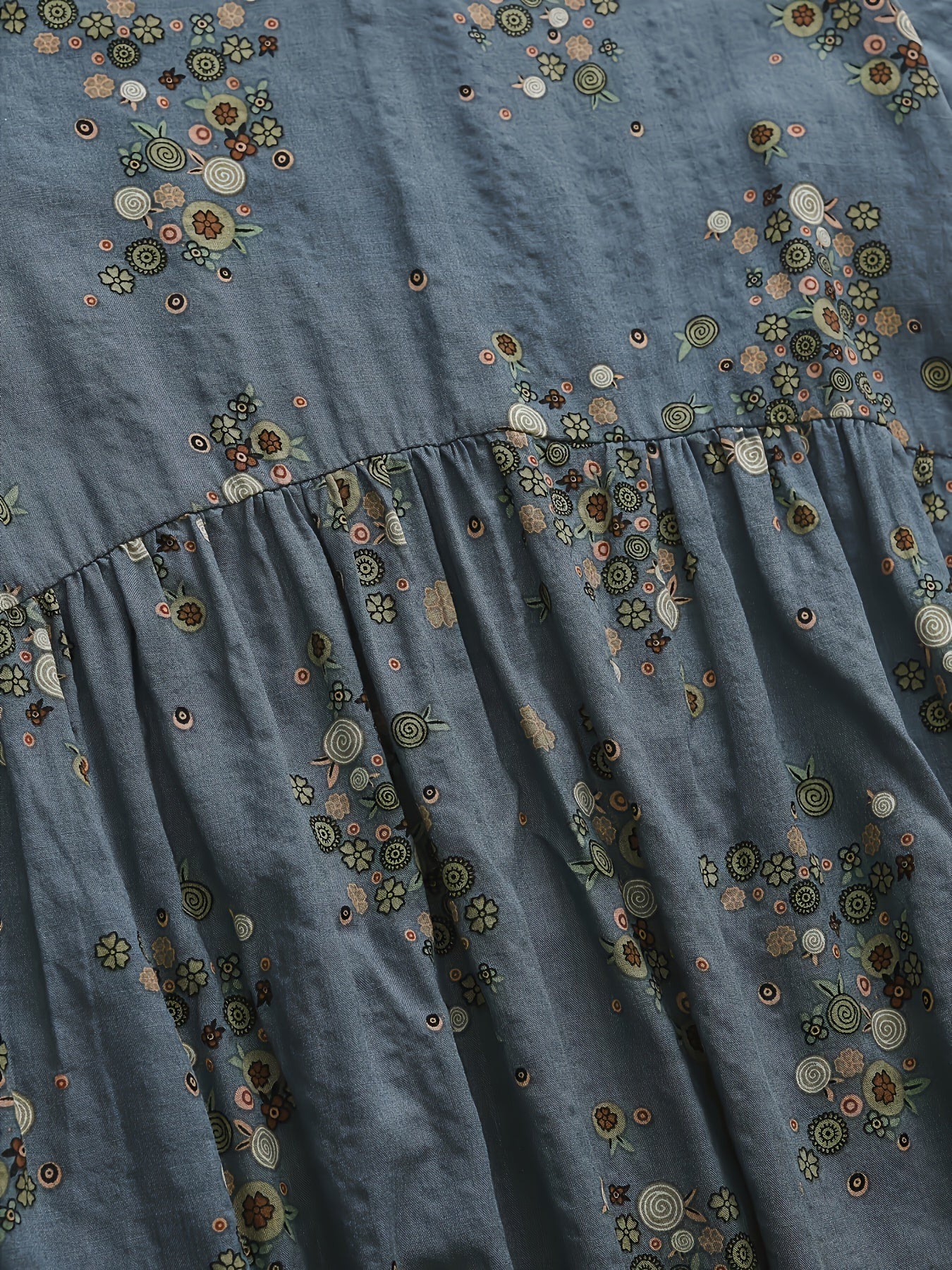 Vestido de talla grande con estampado floral, escote en V y manga corta para primavera y verano