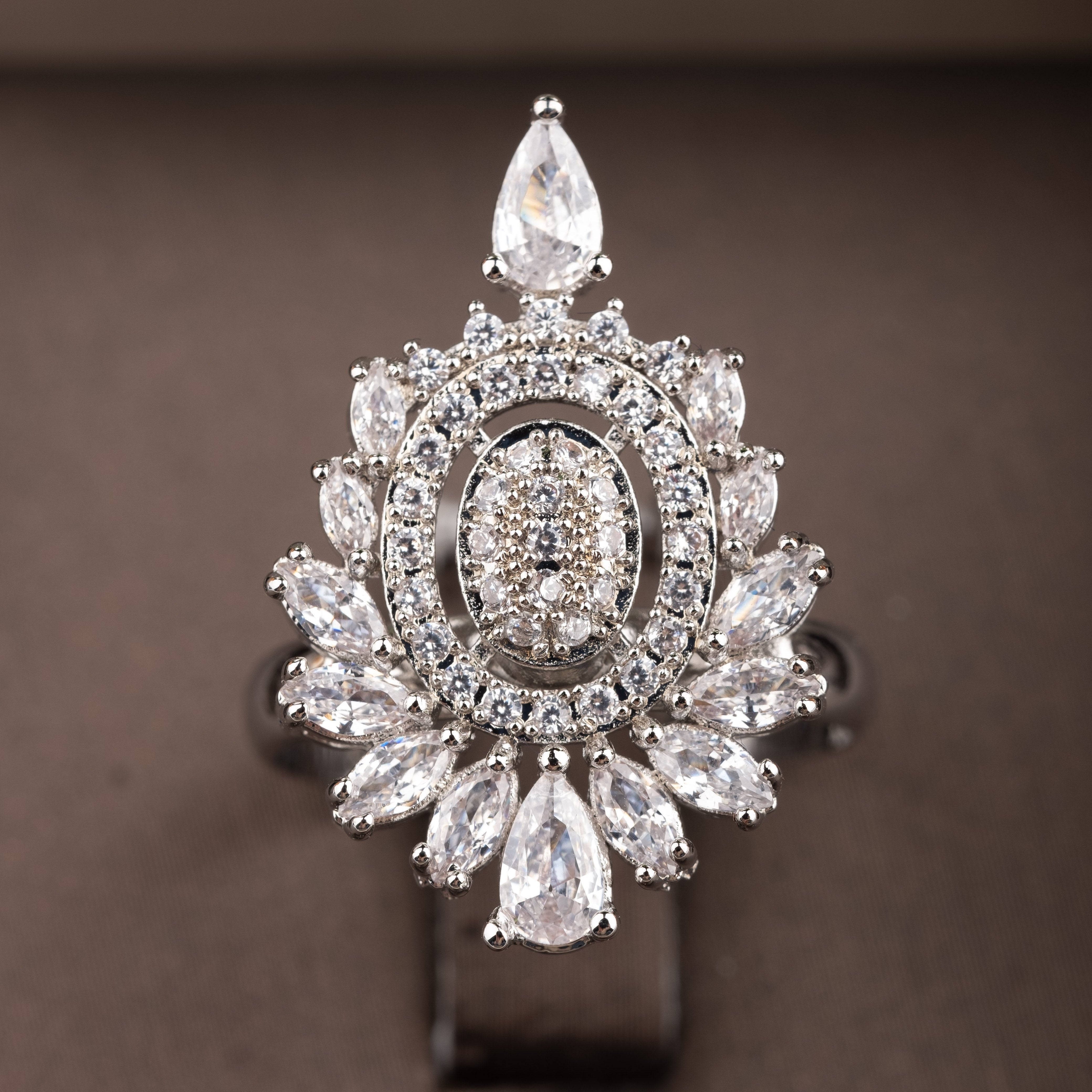 Ayollar uchun mo'jizaviy inlay qilingan kubik zirkoni pendant marjon, taqinchoqlar va uzuk to'plami, banketlar uchun mukammal