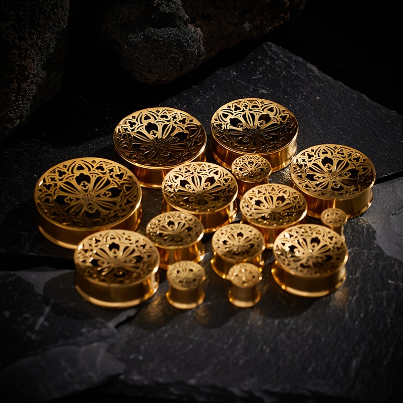 2 ta Hip Hop zanglamas po'latdan yasalgan quloq kengaytmalari to'plami, oltin gullar dizayni bilan - Har kuni kiyish va partiyalar uchun ideal. Kengaytiriluvchi yoki tunel sifatida ishlatilishi mumkin.