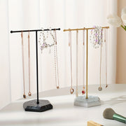 Skandinav uslubidagi zargarlik buyumlarini tashkil etuvchi, ajraladigan MDF ko'rsatkich standi bilan, quloq taqichlari, uzuklar va bilaguzuklar uchun