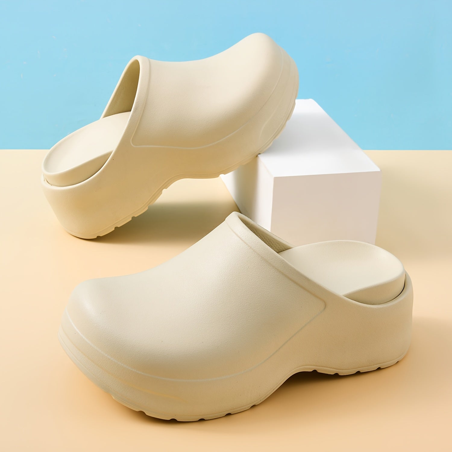 Women's Solid Color Slip-On Clogs Lightweight Breathable Work Shoes