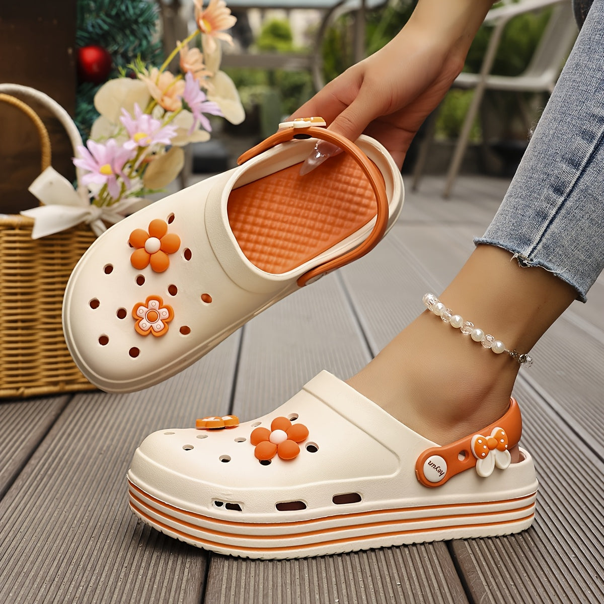 Women's Breathable Thick-Soled Clogs Slip-On Garden Beach Indoor Shoes