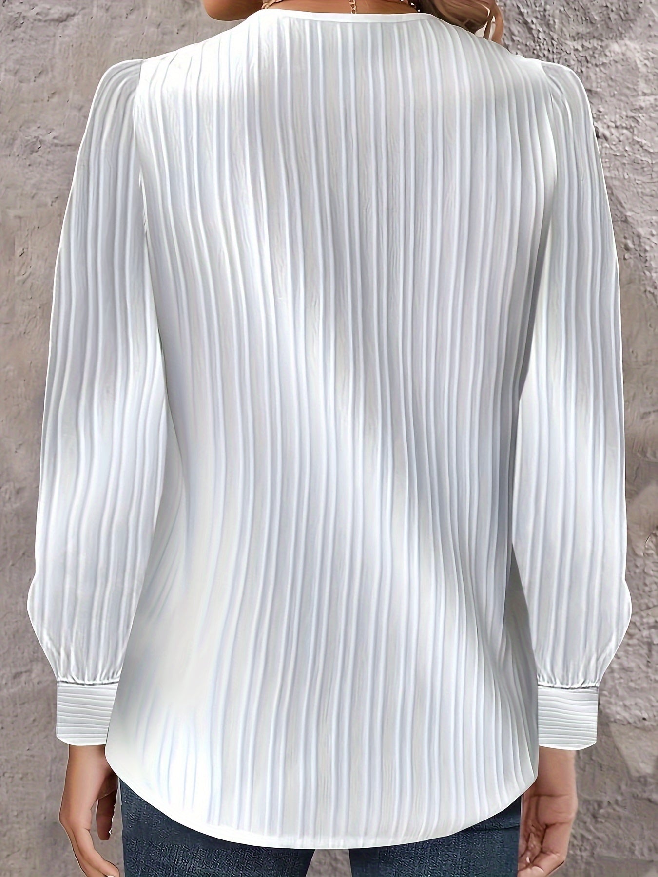 Katta o'lchamdagi ayollar uchun uzun qo'lqopli bir rangli bluzka