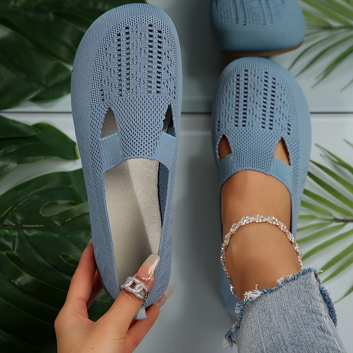 Women's Solid Color Breathable Knit Slip-On Flat Shoes