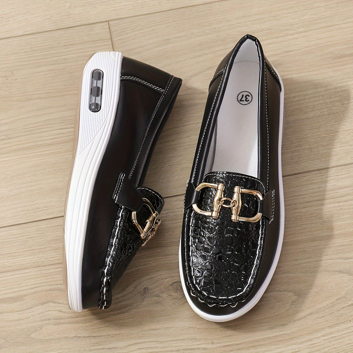 Women's Casual Leather Low-top Shoes with Buckle and Flat Heels