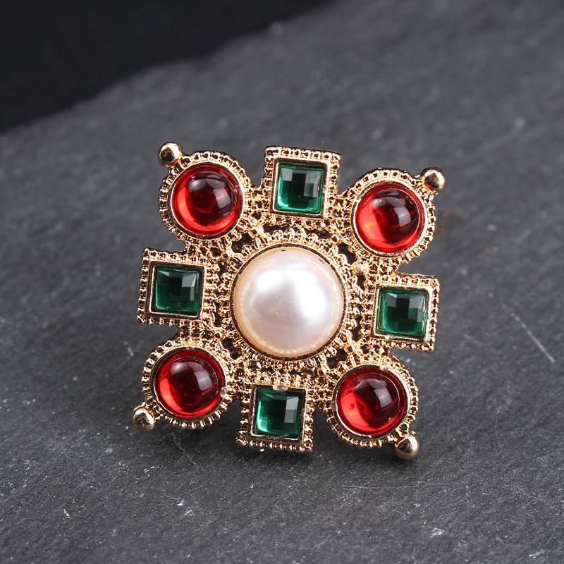 Vintage Baroque Style Brooch with Rhinestones and Gold Finish for Women